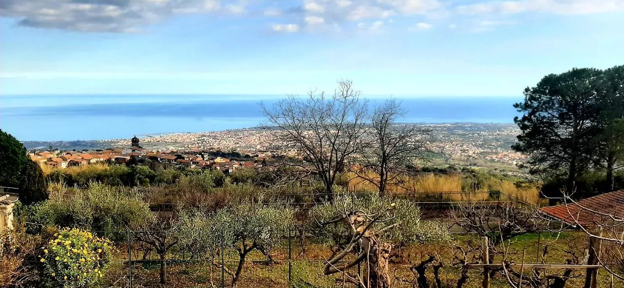 Holiday home Casa Leopina Apri Gli Occhi E Vola Oltre Il Mare Villa Sant'Alfio