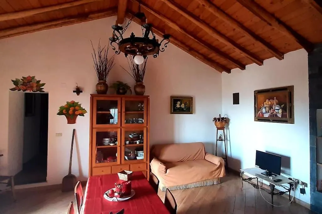 Casa Leopina Apri Gli Occhi E Vola Oltre Il Mare Villa Sant'Alfio 0*,  Italy