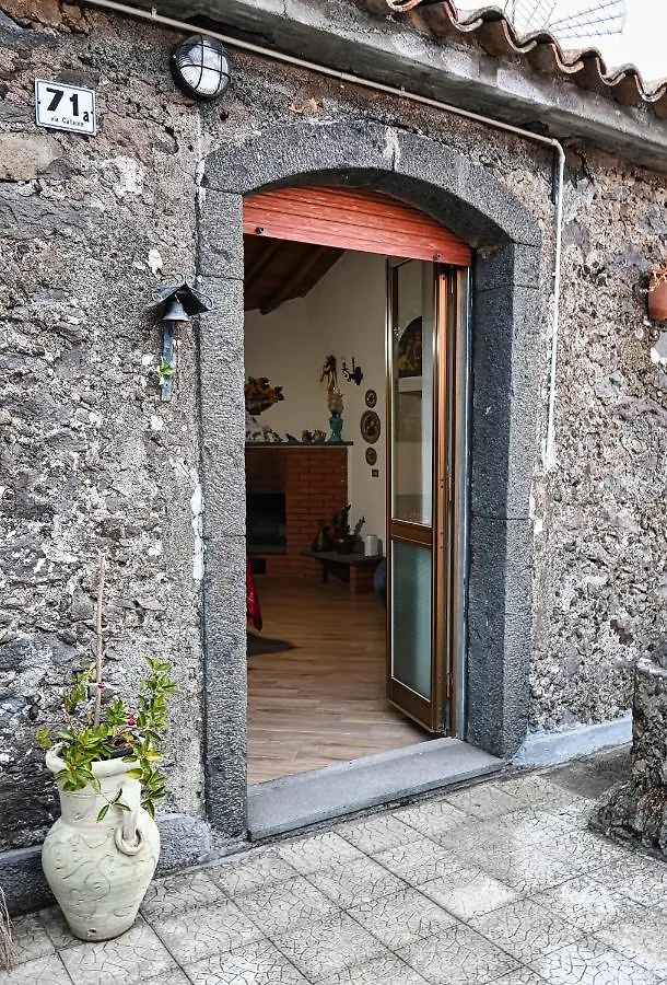 Holiday home Casa Leopina Apri Gli Occhi E Vola Oltre Il Mare Villa Sant'Alfio